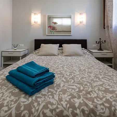 Detached 3-story Home, Seafront And