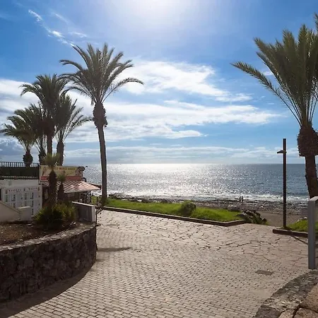 Apartment Detached 3-story Home, Seafront And