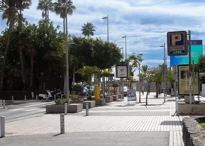 Detached 3-story Home, Seafront And Apartment Playa de las Americas (Tenerife)