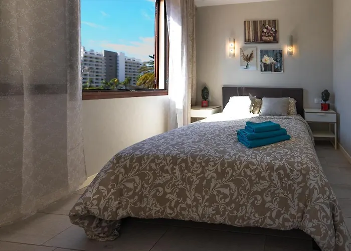 Apartment Detached 3-story Home, Seafront And *