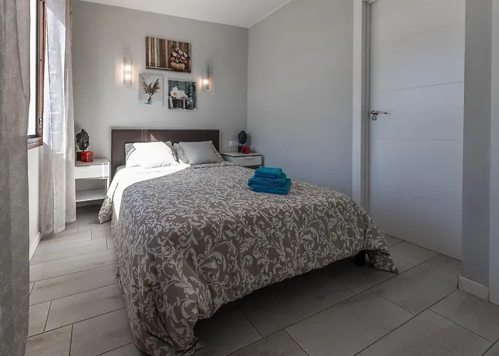 Detached 3-story Home, Seafront And * Playa de las Americas (Tenerife)