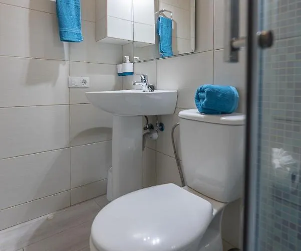 Detached 3-story Home, Seafront And Apartment *