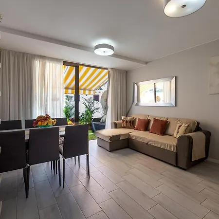Detached 3-story Home, Seafront And Playa de las Américas