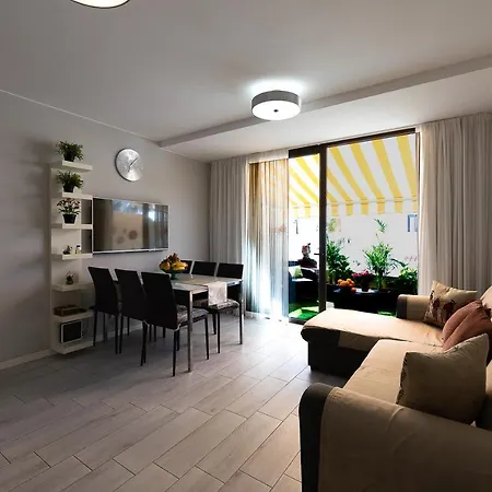 Detached 3-story Home, Seafront And Apartment Playa de las Americas (Tenerife)