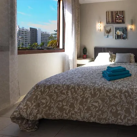 아파트 Detached 3-story Home, Seafront And *