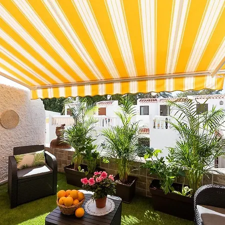 Detached 3-story Home, Seafront And Appartamento *