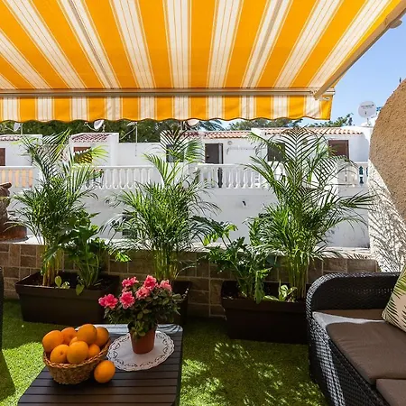 Detached 3-story Home, Seafront And Apartment