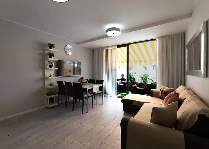 Detached 3-story Home, Seafront And Διαμέρισμα Πλάγια ντε λας Αμέρικας