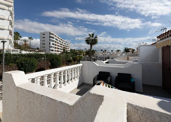 公寓 Detached 3-story Home, Seafront And *